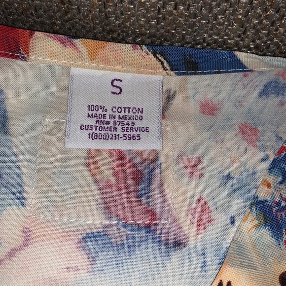 Gent Loved SCRUBS Top Beautiful Print - Picture 3 of 8